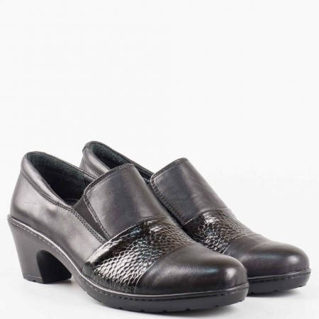 Дамски ортопедични обувки от естествена кожа и лак с ефектен змийски принт в черен цвят l5719ch