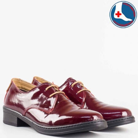 Дамски ежедневни обувки произведени от висококачествен естествен лак в червен цвят l5813lchv