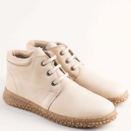 Бежови дамски боти LORETTA с цип и връзки на комфортно ходило l7202303bj