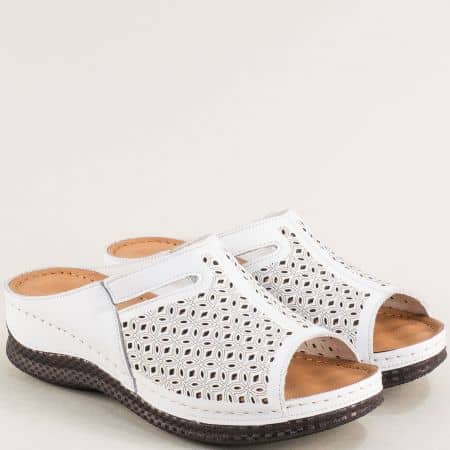 Комфортни дамски чехли естествена кожа в бяло m0225b