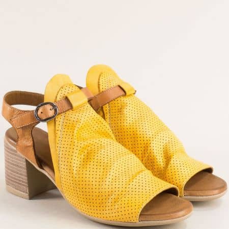 Стилни дамски сандали в жълт цвят с кафява каишка  m1700jk
