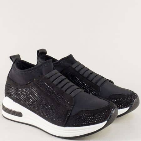 Дамски спортни обувки в черен цвят m2017ch