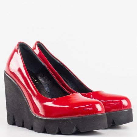 Стилни червени дамски обувки на платформа с модерна визия m215lchv