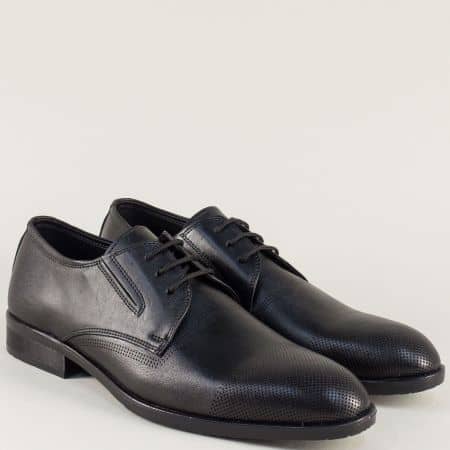 Черни мъжки обувки от естествена кожа с изчистена визия m2k