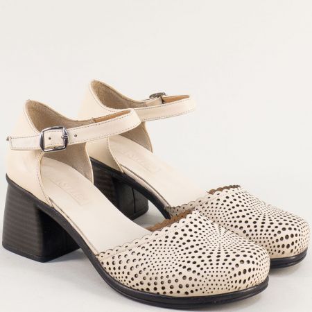 Стилни перфорирани дамски сандали естествена кожа в бежово m5022bj1
