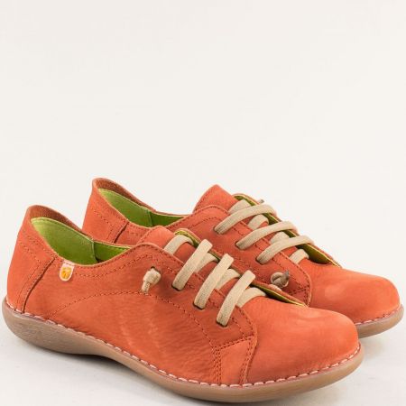 Дамски обувки на каучуково ходило в оранжев набук m5125no