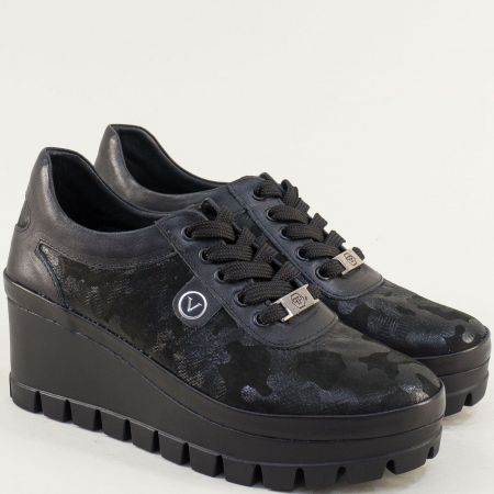 Дамски обувки на платформа в черна кожа със сатенен ефект m525ch
