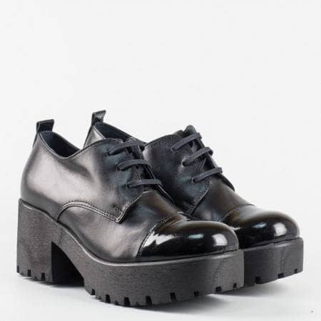 Модерни дамски обувки с връзки в черен цвят, българско производство m6642ch