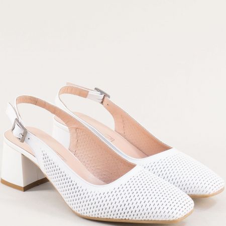 Дамски обувки на среден ток от естествена кожа в бял цвят m7005b