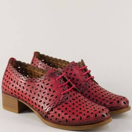 Червени дамски обувки с перфорация на нисък ток от естествена кожа m95chv