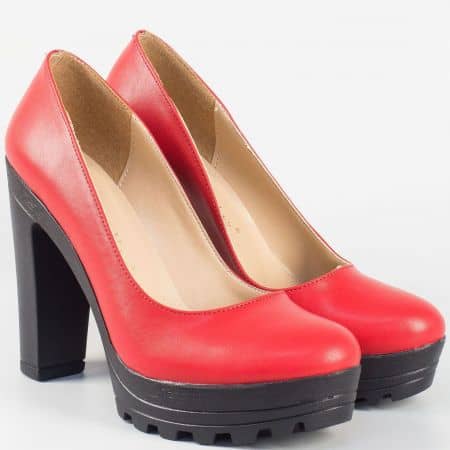 Червени дамски обувки на висок ток и платформа в предната част 090915chv