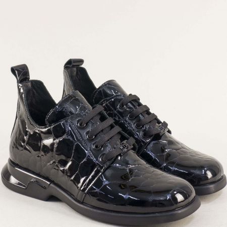 Черни лачени обувки на равно ходило с връзки mag018351krlch