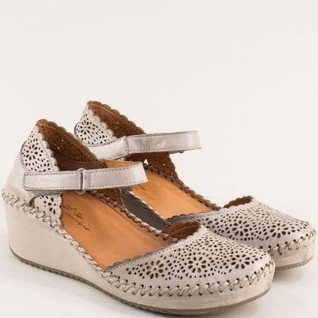 Комфортни дамски обувки на платформа с каишка mag187027sv