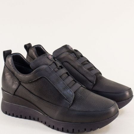 Спортни кожени дамски обувки с ластични връзки в черно mag3535nch