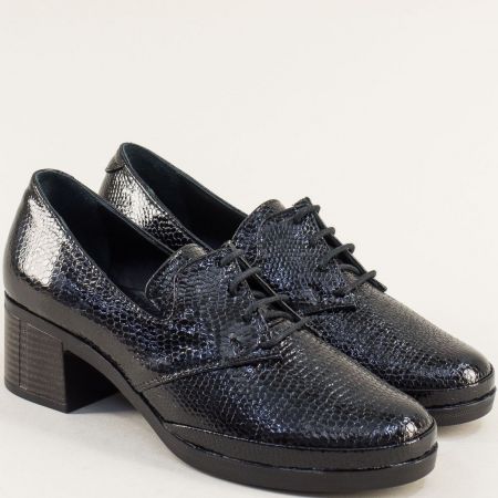 Черна лачена обувка от естествена кожа на ток с връзки mag462krlch