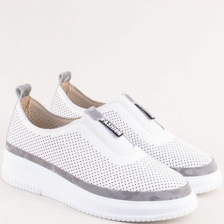 Комфортни дамски обувки с перфорация естествена кожа в бял цвят mag486b