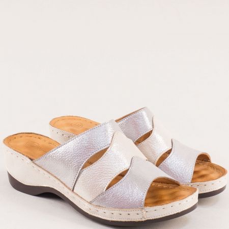 Комфортни дамски чехли на платформа естествена кожа в златист цвят mag514zl