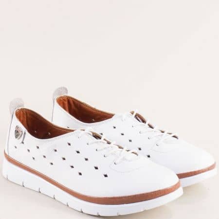 Спортни дамски обувки с дупки  от естествена кожа в бяло me035b