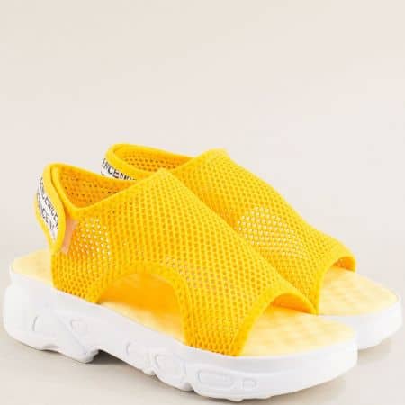 Жълти дамски текстилни сандали на бяло ходило me1003j