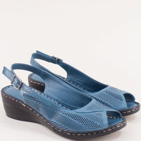 Дамски сандали от естествена кожа в син цвят с перфорация met436s