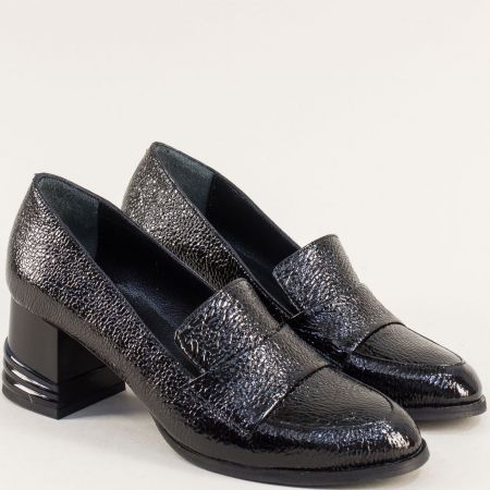Комфортна кожена обувка на ток без закопчалка в черно met603mlch