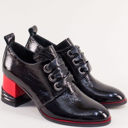 Екстравагантни дамски обувки в черен лак с цветен ток met607lch