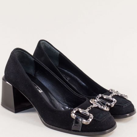 Велурени дамски обувки в черно с метален аксесоар mm600vch