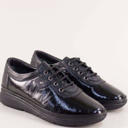Дамски спортни обувки естествен лак в черно mm703lch