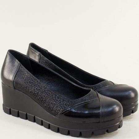 Дамски черни кожени обувки на платформа със сатенен ефект mt07ch