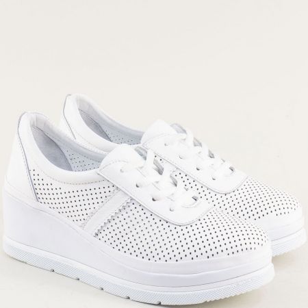 Ежедневни дамски обувки на платфора естествена кожа в бял цвят n2012b