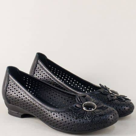 Кожени дамски обувки с перфорация на нисък ток в черен цвят n280ch
