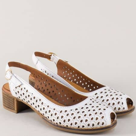 Бели дамски обувки от естествена кожа с перфорация на среден ток n323b