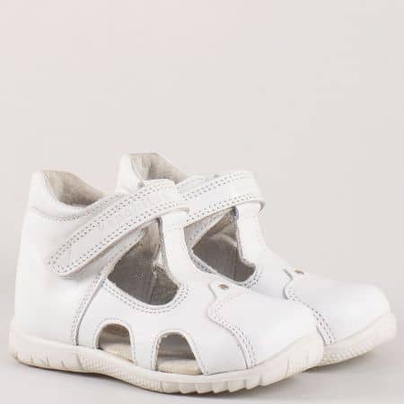 Детски летни обувки с велкро лента изработени от висококачествена ествена кожа на български производител в бяло s34b