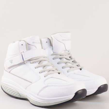 Високи дамски спортни обувки с връзки и лепка- Bulldozer в бяло  v62218-40b
